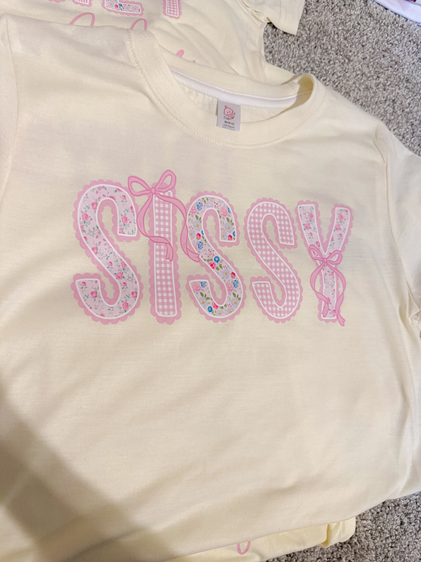 Youth medium SISSY tee